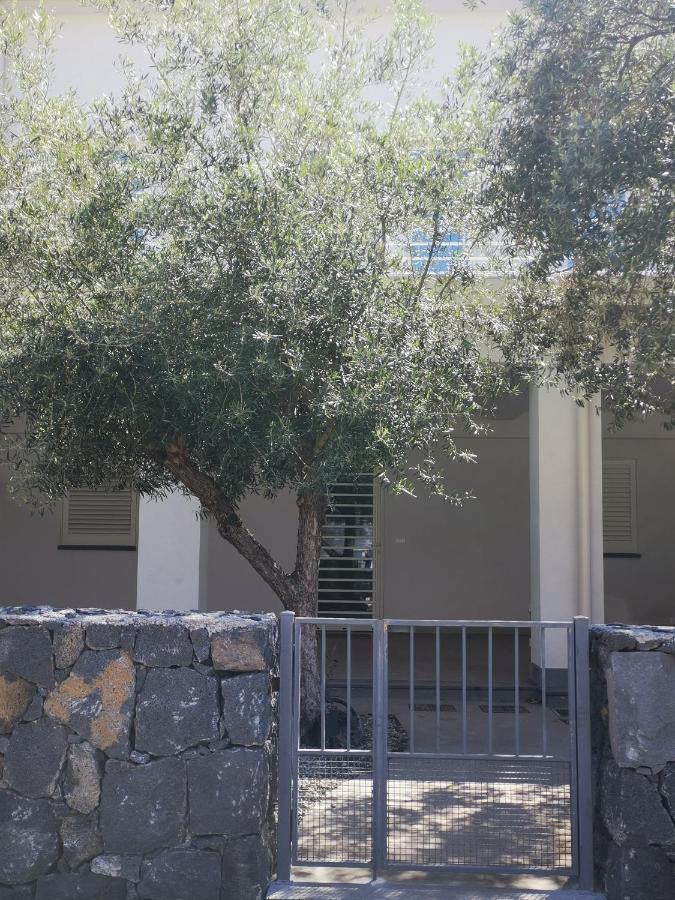 La Casa Dei Capperi - The House Of Capers 1 Apartment Ачиреале Екстериор снимка